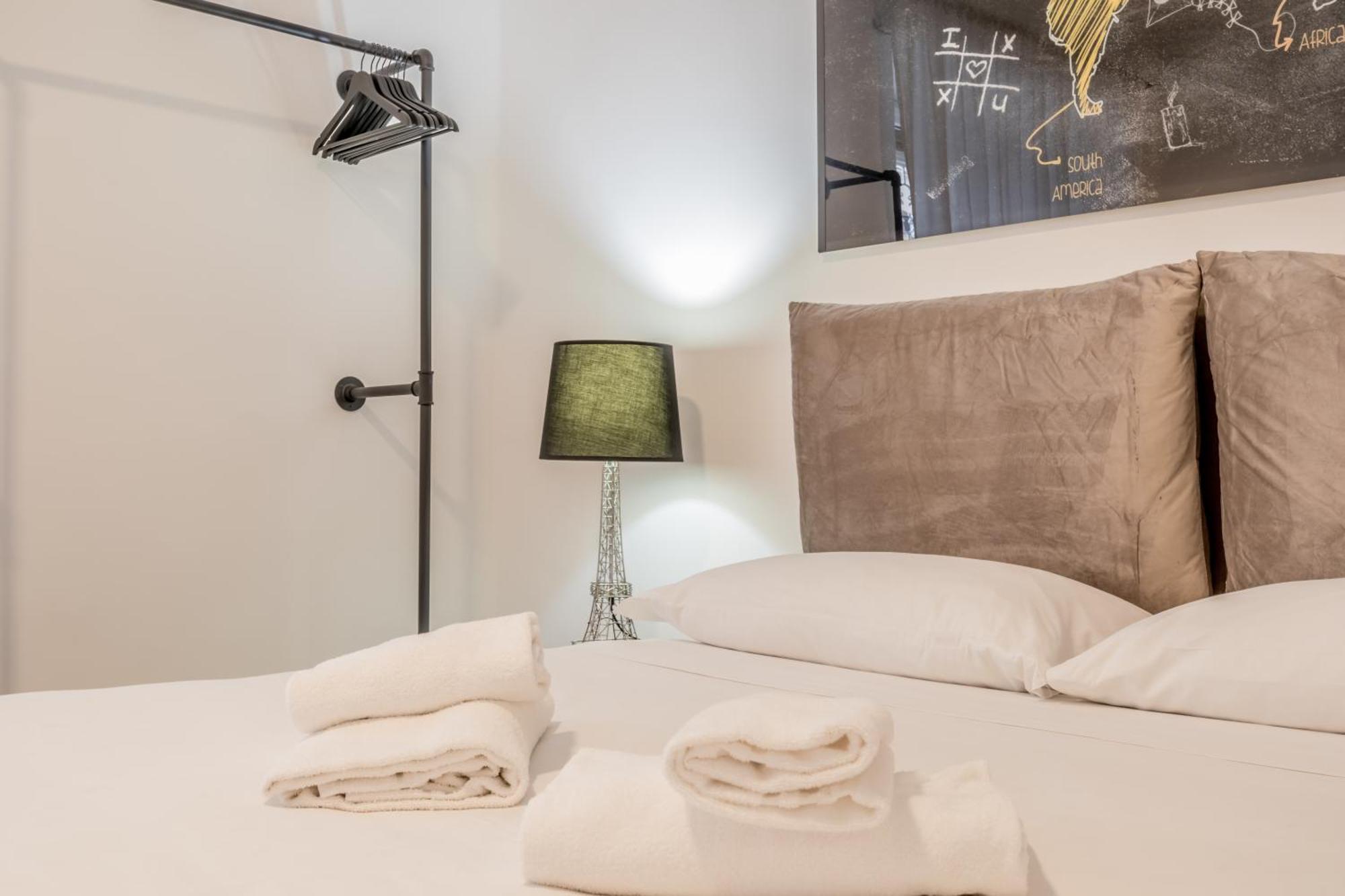 Piazza Vescovio Spazioso Trilocale Apartamento *