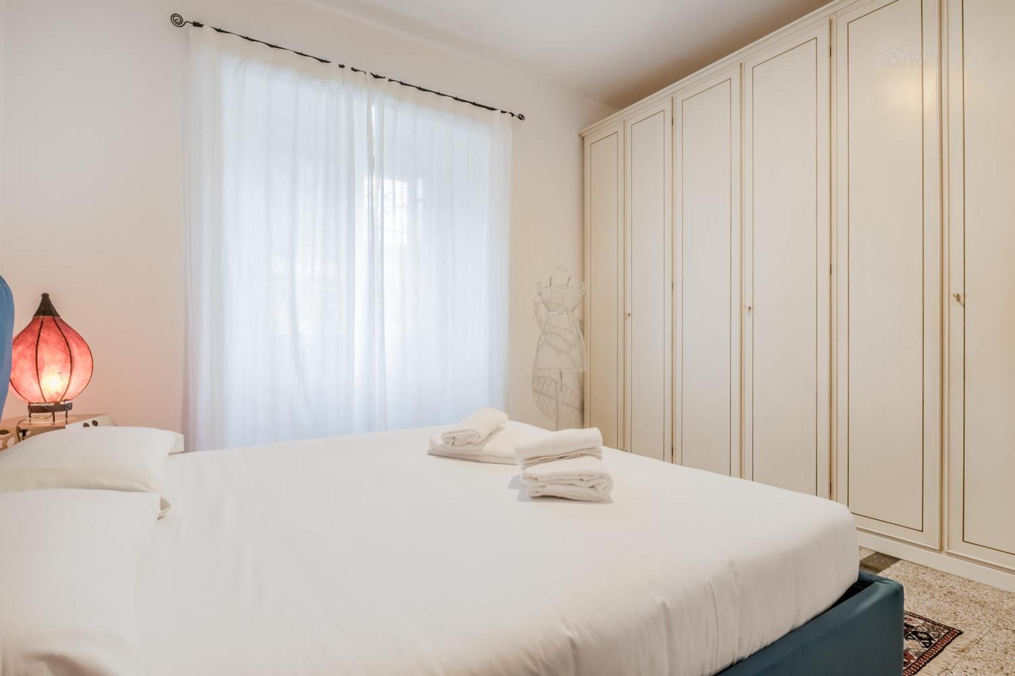 Piazza Vescovio Spazioso Trilocale Apartamento