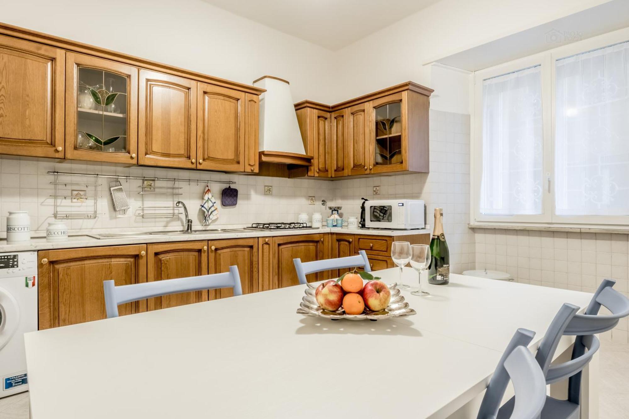 Apartment Piazza Vescovio Spazioso Trilocale Rom